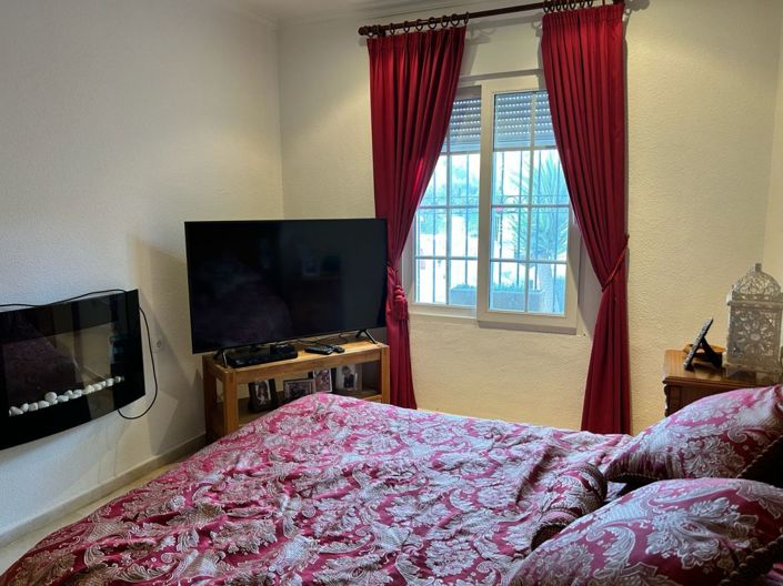 Image No.17-3 Bed House for sale