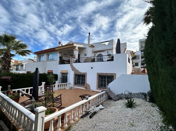 Image No.24-3 Bed House for sale