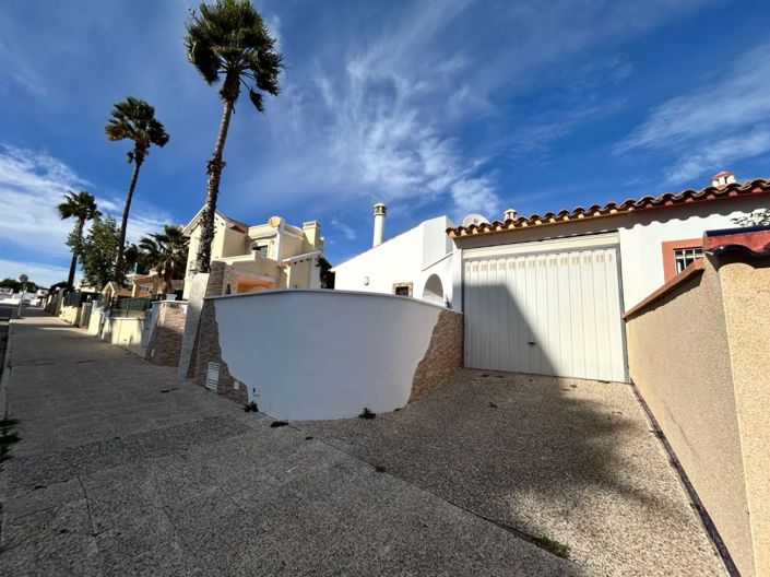 Image No.6-3 Bed House for sale