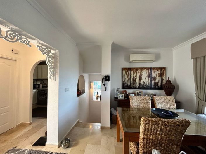 Image No.8-3 Bed House for sale