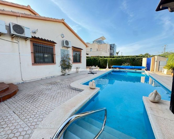 Image No.30-3 Bed Villa for sale