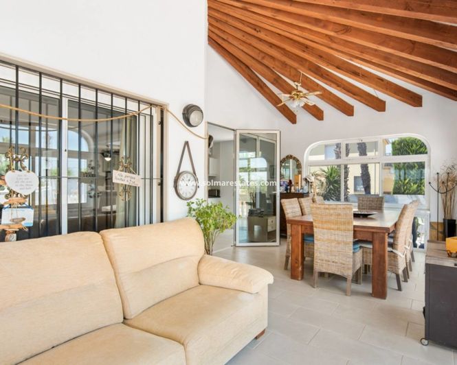 Image No.3-4 Bed Villa for sale