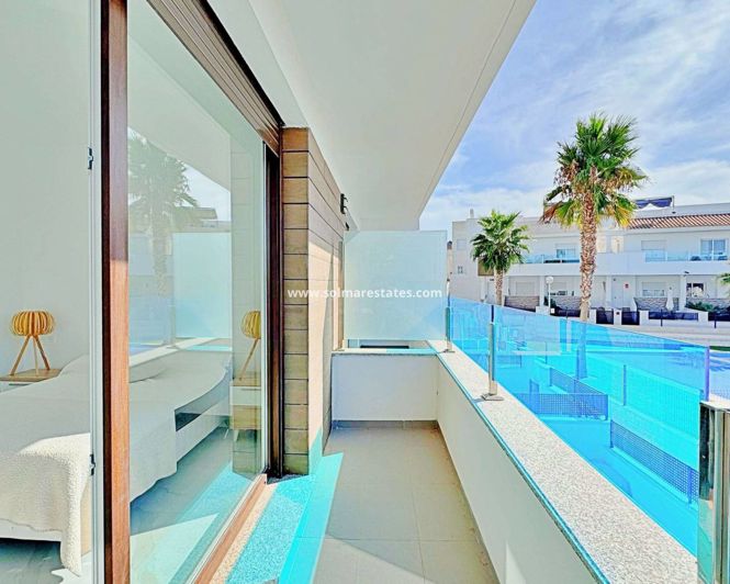 Image No.12-3 Bed Townhouse for sale