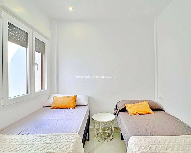Image No.17-3 Bed Townhouse for sale