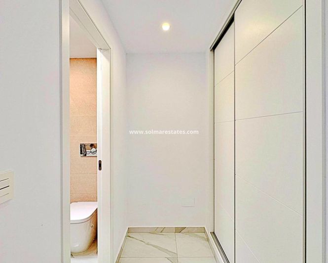 Image No.18-3 Bed Townhouse for sale