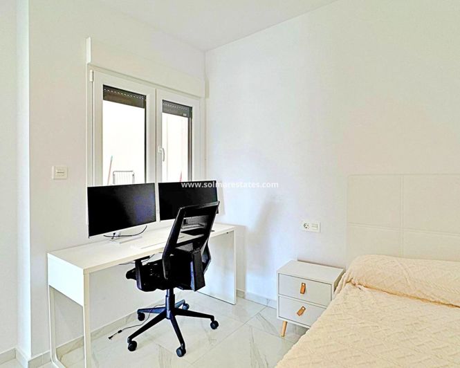 Image No.20-3 Bed Townhouse for sale