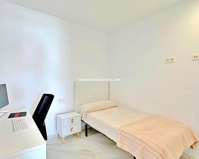 Image No.21-3 Bed Townhouse for sale