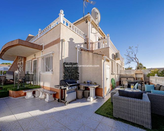 Image No.2-Quad de 3 chambres à vendre à Cabo Roig