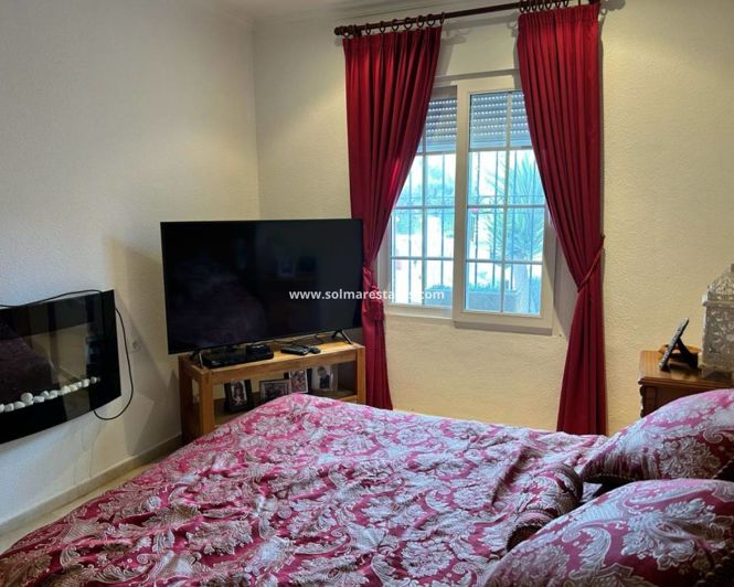 Image No.17-3 Bed House for sale