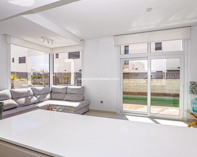 Image No.10-3 Bed Villa for sale