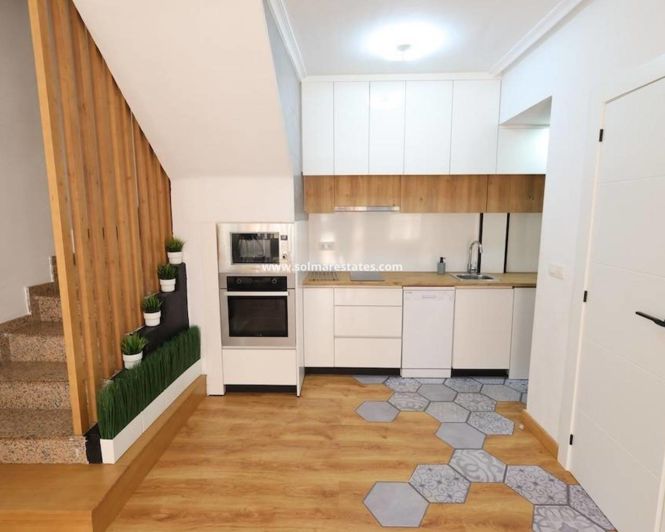Image No.5-3 Bed Townhouse for sale