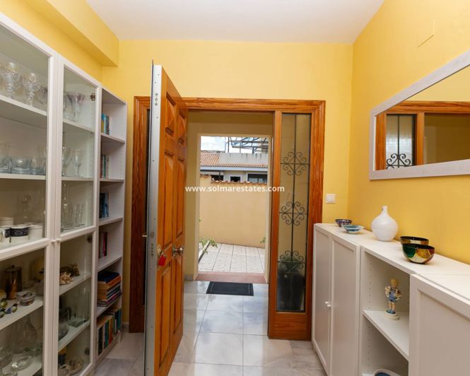 Image No.15-3 Bed House for sale
