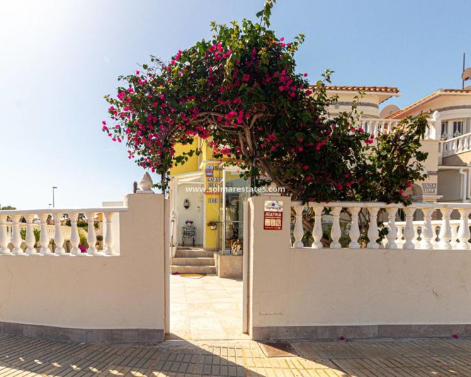 Image No.2-2 Bed House for sale