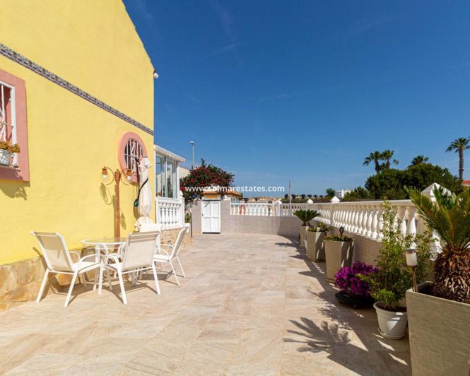 Image No.7-2 Bed House for sale