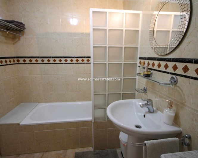 Image No.6-4 Bed Townhouse for sale