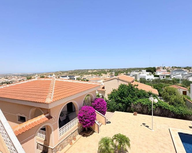Image No.20-3 Bed Villa for sale