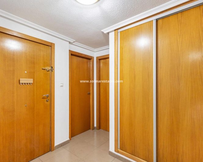 Image No.2-Appartement de 2 chambres à vendre à Torrevieja