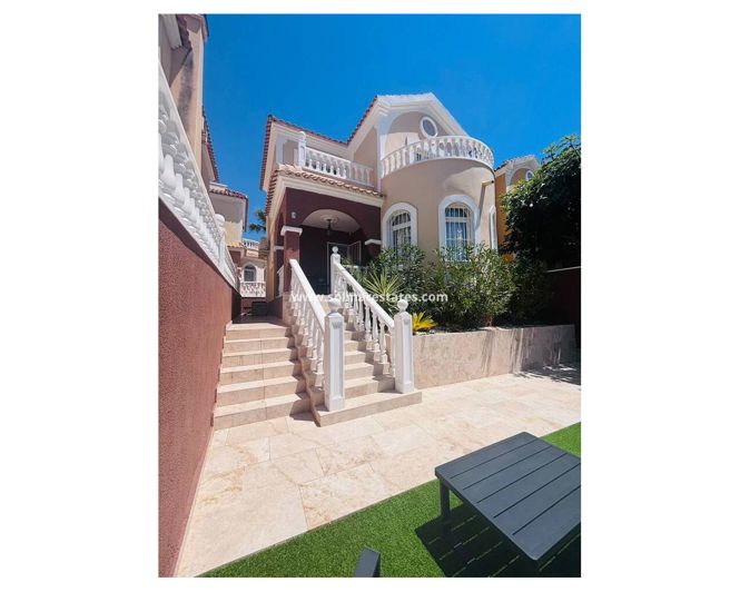 Image No.2-Villa de 3 chambres à vendre à Villamartin