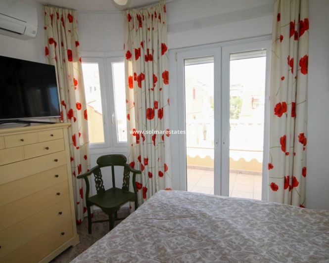 Image No.18-3 Bed House for sale
