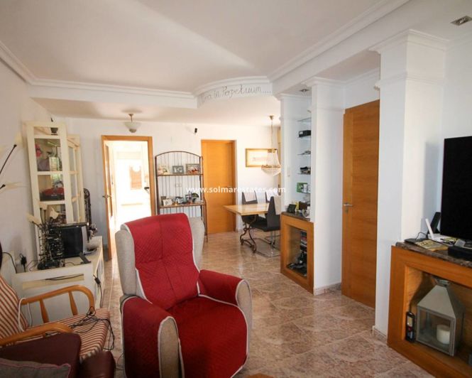 Image No.2-3 Bed House for sale