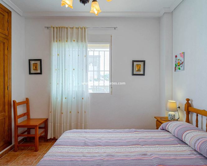 Image No.17-2 Bed Apartment for sale