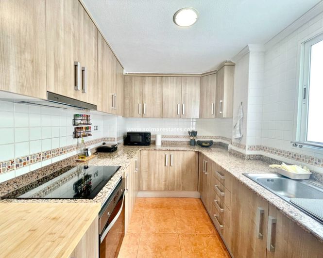 Image No.2-Appartement de 3 chambres à vendre