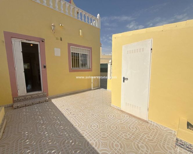 Image No.21-3 Bed House for sale