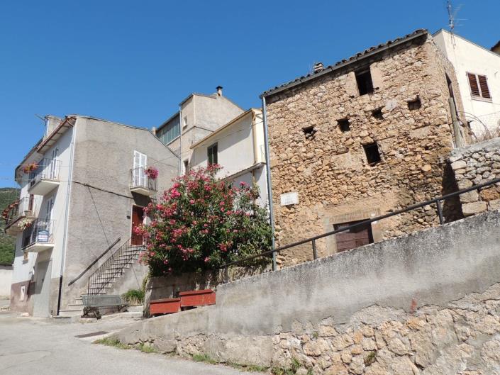 Image No.3-Villa / Détaché de 1 chambre à vendre à Ofena