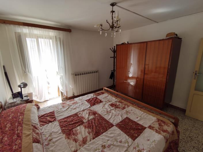 Image No.10-2 Bed House for sale