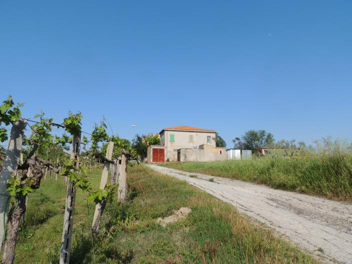 Image No.5-Maison de campagne de 1 chambre à vendre à Rosciano