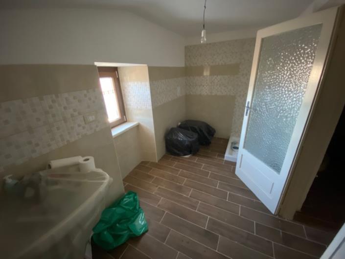 Image No.17-3 Bed House for sale