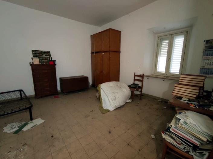 Image No.28-2 Bed Property for sale