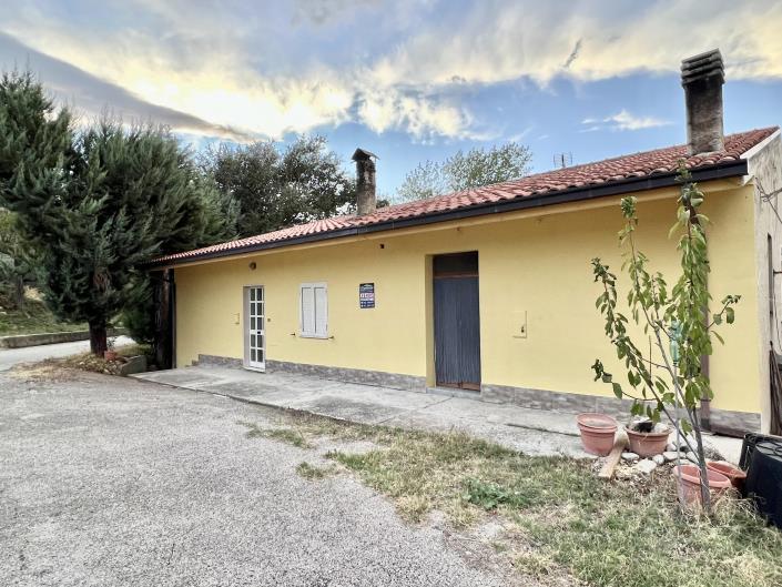 Image No.5-4 Bed Farmhouse for sale