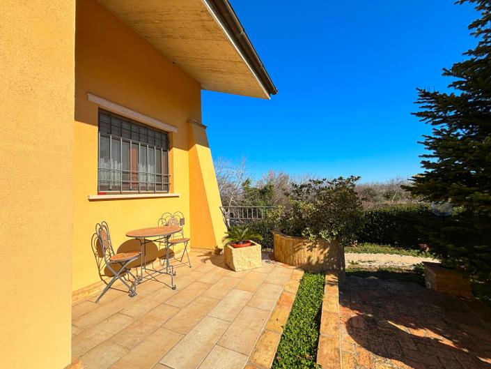 Image No.2-Maison / Villa de 6 chambres à vendre à Guglionesi