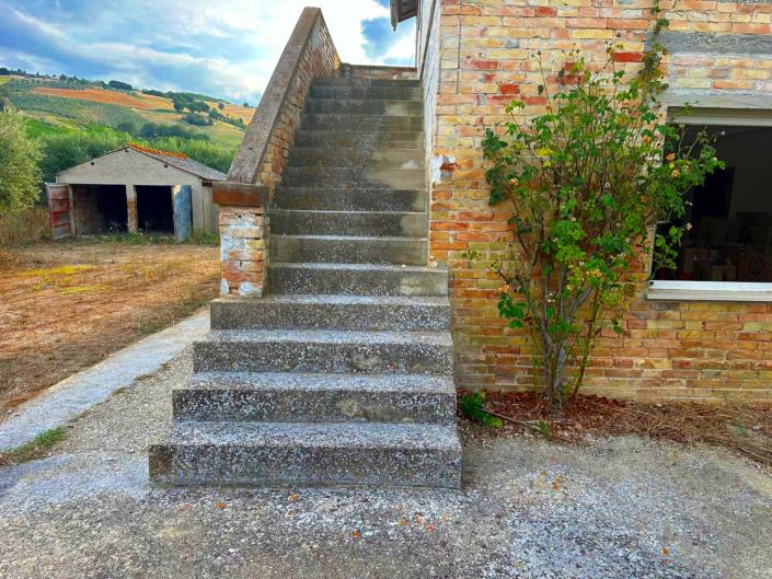Image No.17-2 Bed Country House for sale