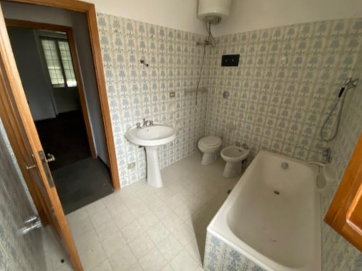 Image No.18-Propriété de 8 chambres à vendre à Agnone