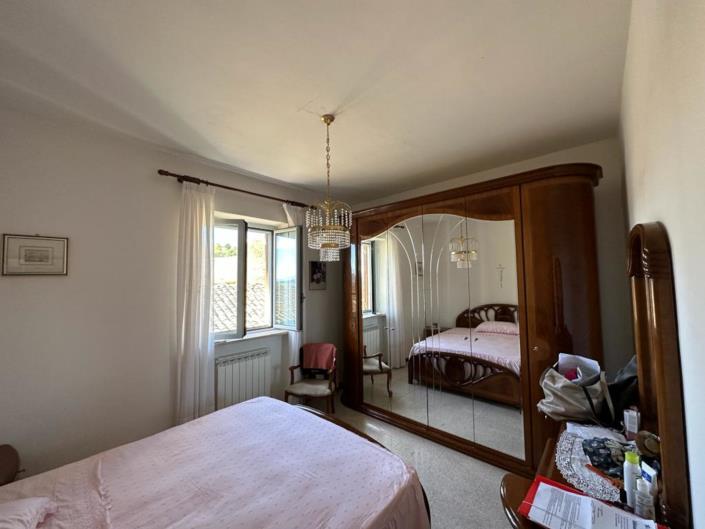 Image No.14-4 Bed Property for sale