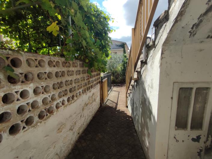 Image No.17-1 Bed Townhouse for sale