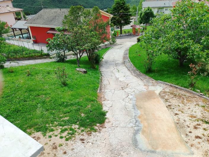 Image No.2-Propriété de 4 chambres à vendre à Farindola