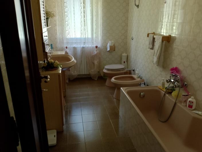 Image No.14-Propriété de 4 chambres à vendre à Farindola