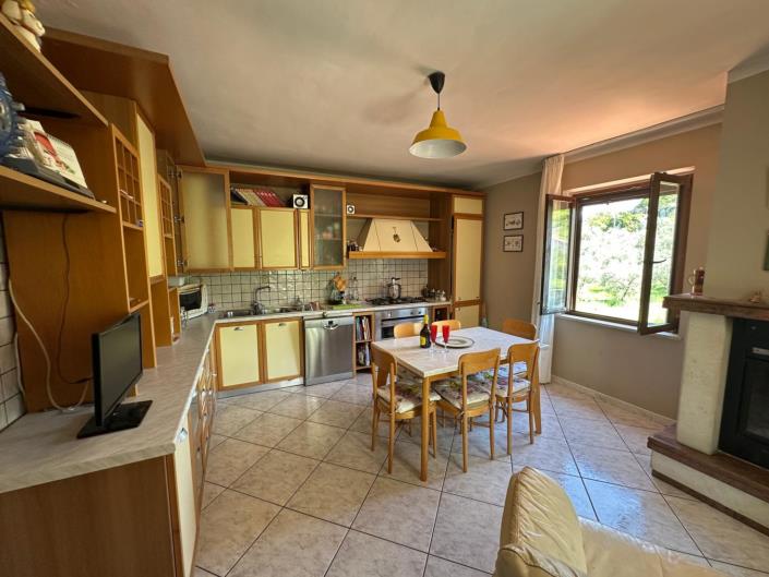 Image No.20-Propriété de 3 chambres à vendre à San Valentino in A.C.