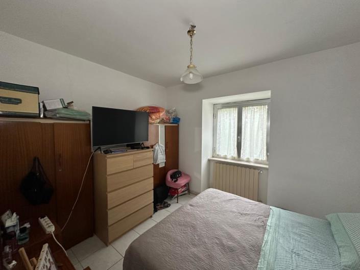 Image No.17-3 Bed Property for sale