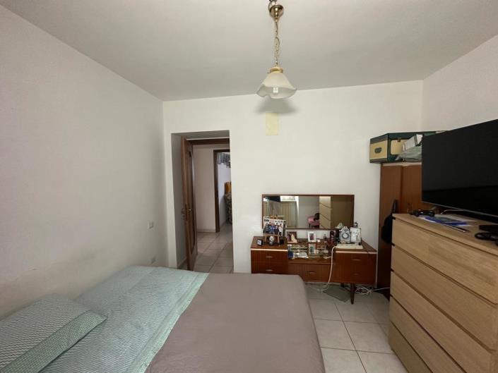 Image No.18-3 Bed Property for sale