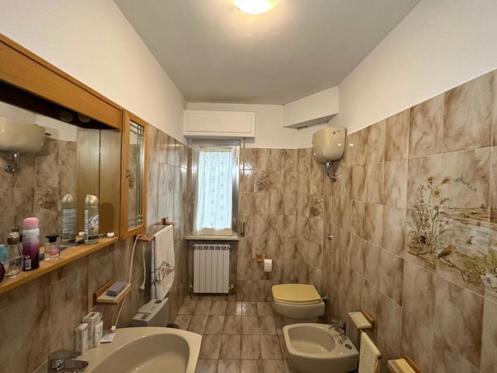 Image No.24-3 Bed Property for sale