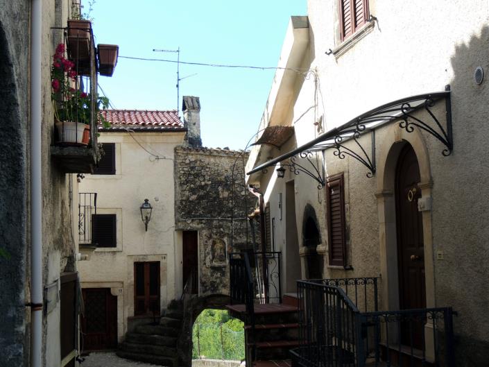 Image No.3-2 Bed Property for sale