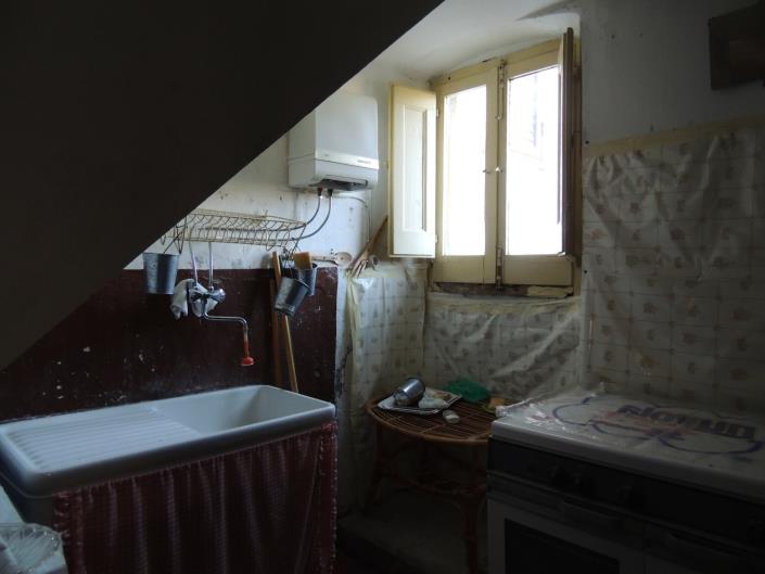 Image No.10-2 Bed Property for sale