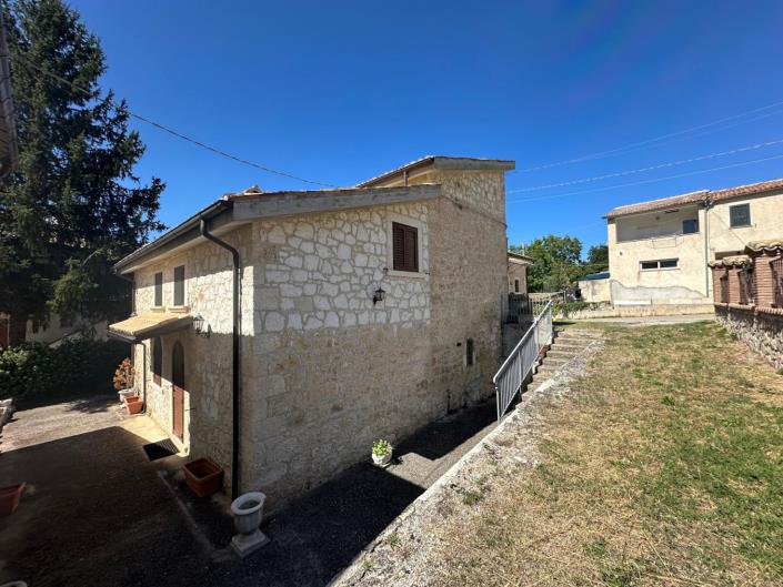 Image No.4-Propriété de 4 chambres à vendre à Roccamorice