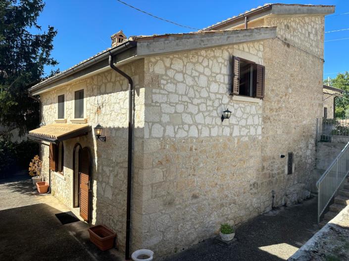 Image No.7-Propriété de 4 chambres à vendre à Roccamorice