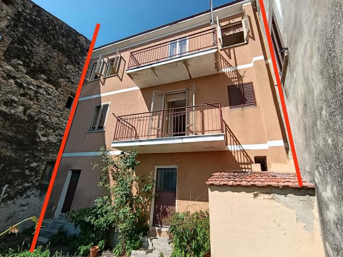 Image No.3-Propriété de 5 chambres à vendre