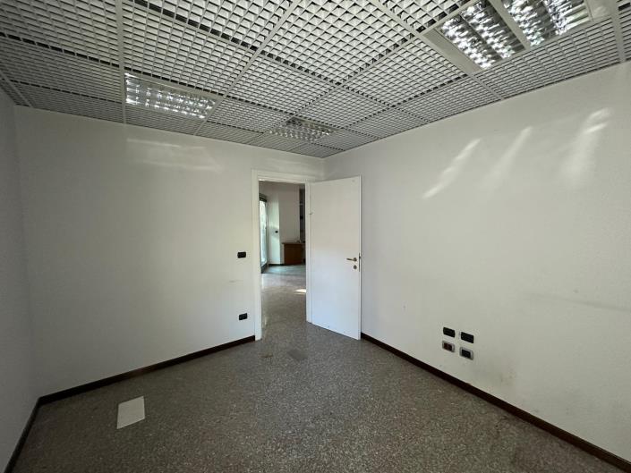 Image No.27-Commercial à vendre à Caramanico Terme